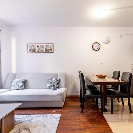 Pod Wyciagiem - Ilona - Karkonoce 斯克拉斯卡波伦巴